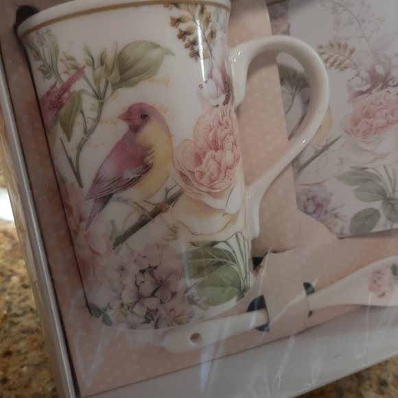 NIB MUG, COASTER AND SPOON SET. - Picture 3 of 7